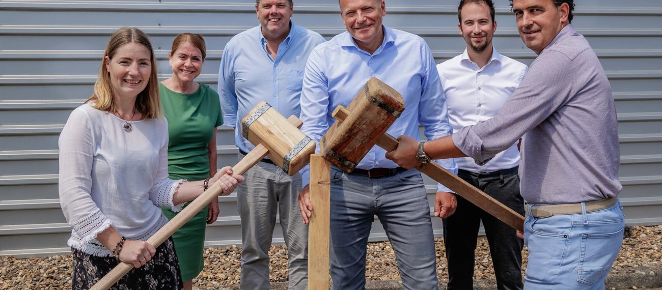 Ondertekening Mosa Lira