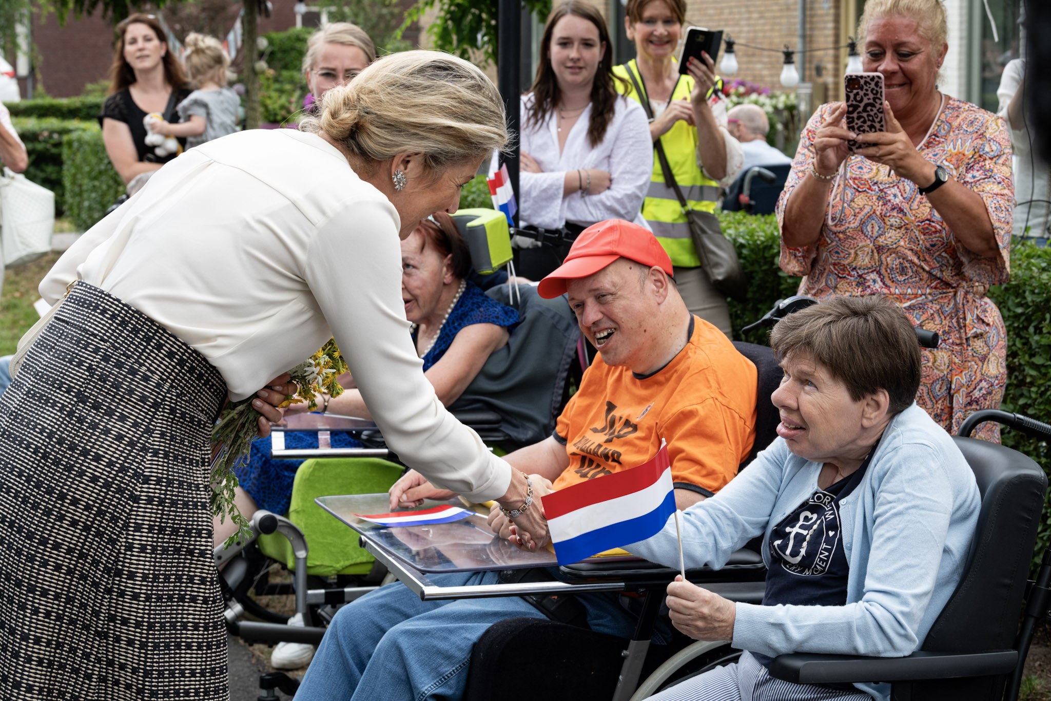 Maxima brengt bezoek aan Kloostervelden
