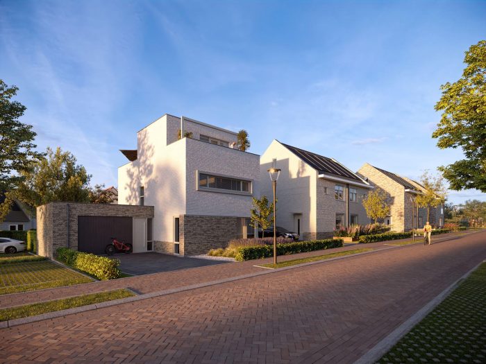 Moderne nieuwbouwwoningen – witte villa met plat dak en aangebouwde garage naast rij lichte bakstenen woningen met zadeldaken aan rustige straat